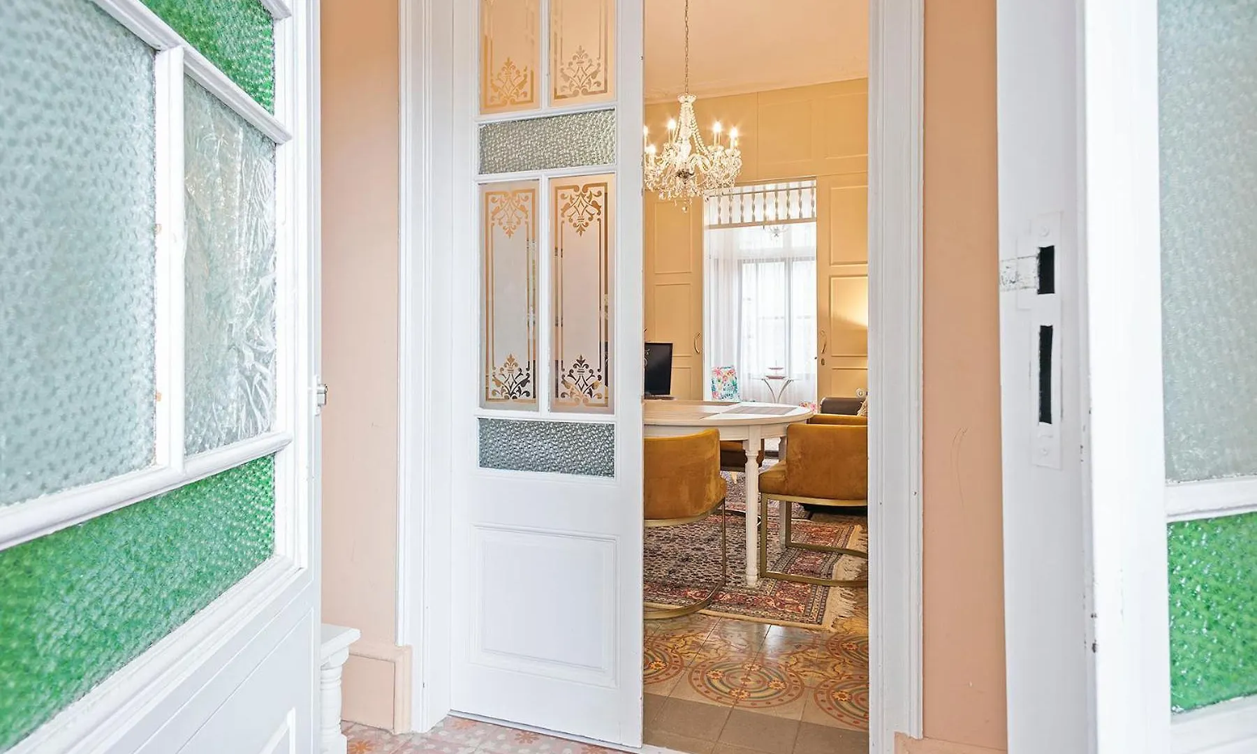 Villa Modernista Barcelona 0*,